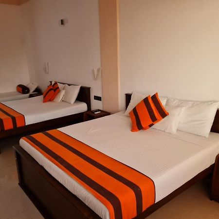 Grace Beach Resort By Travel Corners Negombo Esterno foto