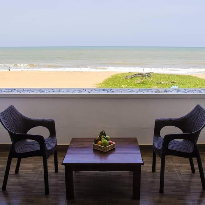 Grace Beach Resort By Travel Corners Negombo Esterno foto