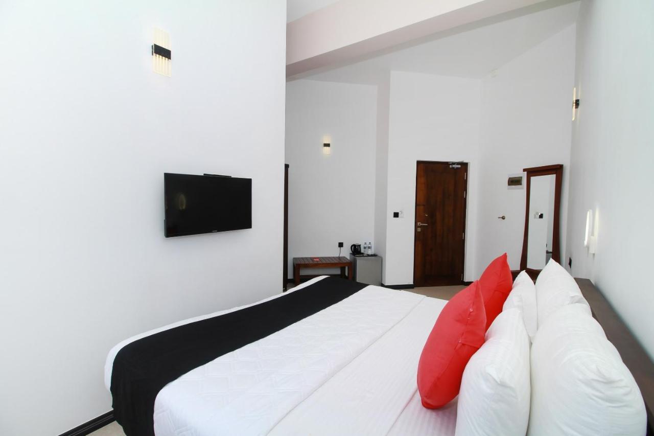 Grace Beach Resort By Travel Corners Negombo Esterno foto