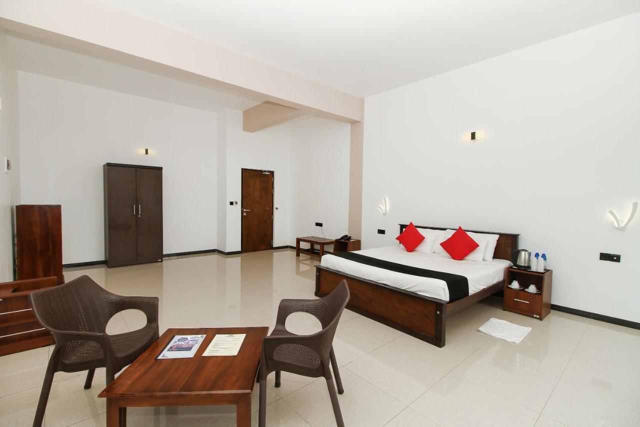 Grace Beach Resort By Travel Corners Negombo Esterno foto