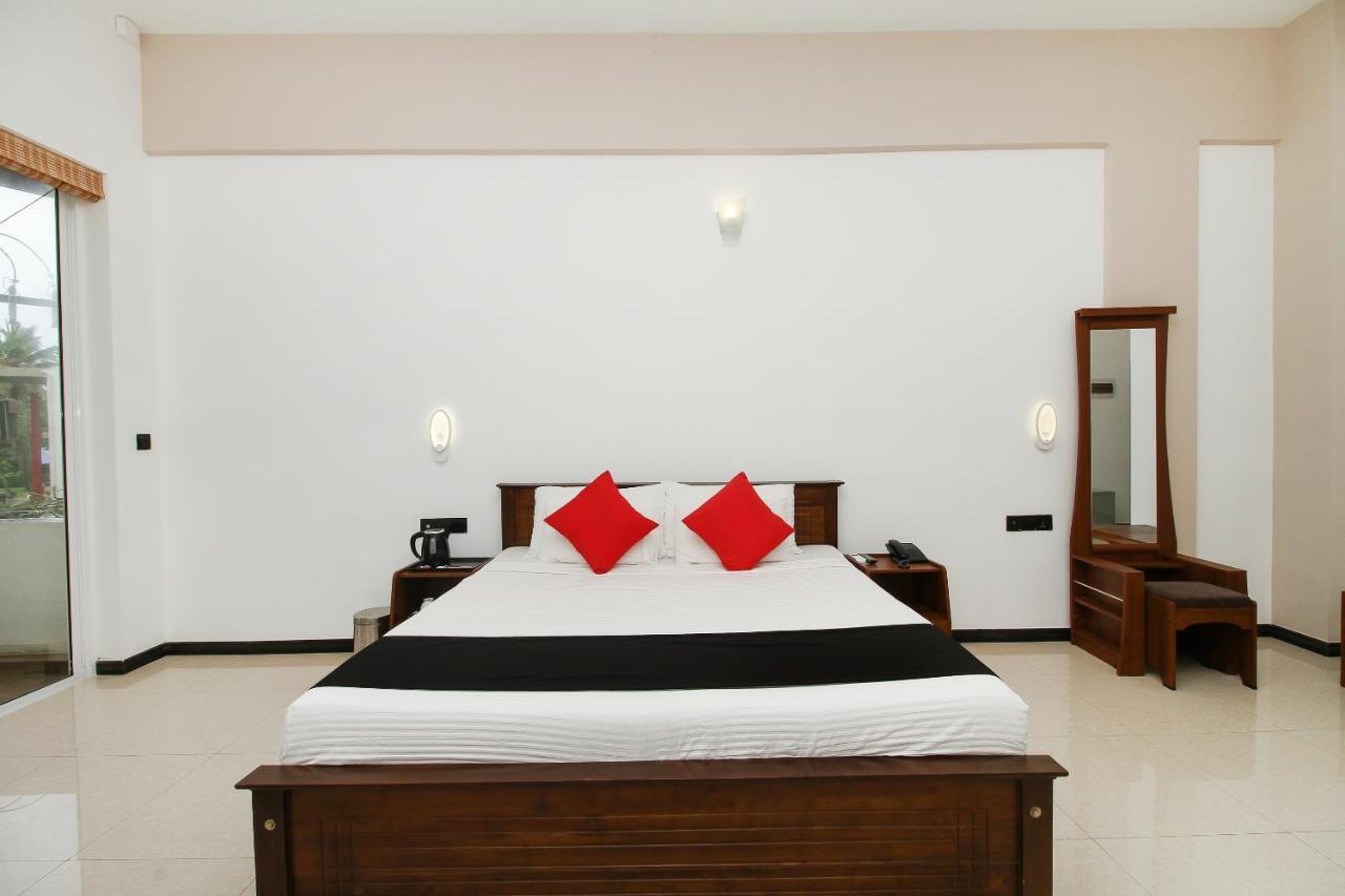 Grace Beach Resort By Travel Corners Negombo Esterno foto