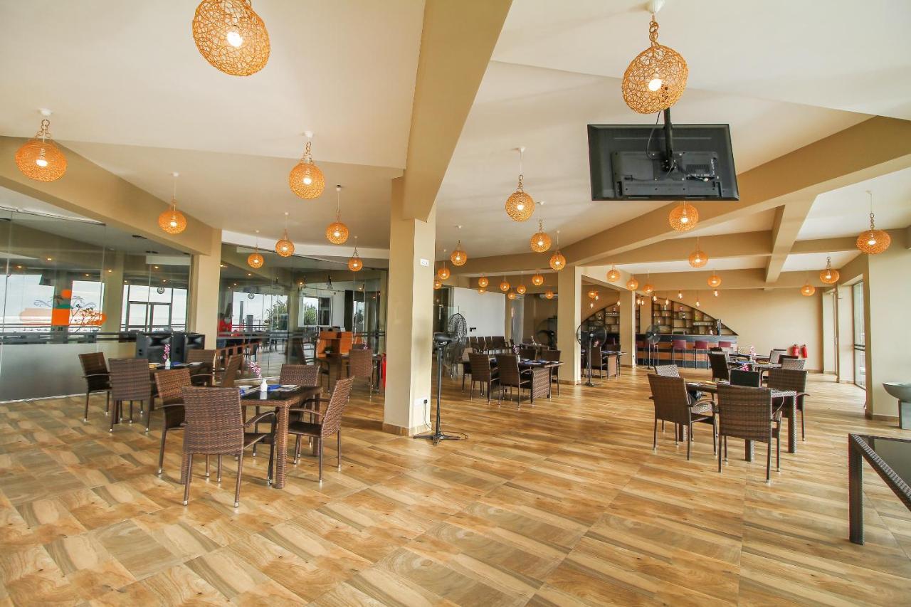 Grace Beach Resort By Travel Corners Negombo Esterno foto