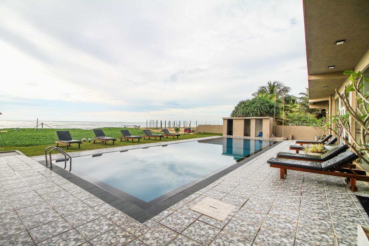 Grace Beach Resort By Travel Corners Negombo Esterno foto